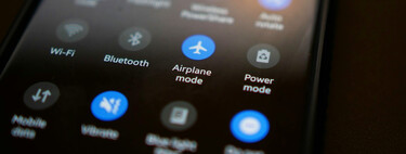 Por qué no es recomendable conectar el móvil a la red WiFi de un sitio público, según un experto en ciberseguridad 