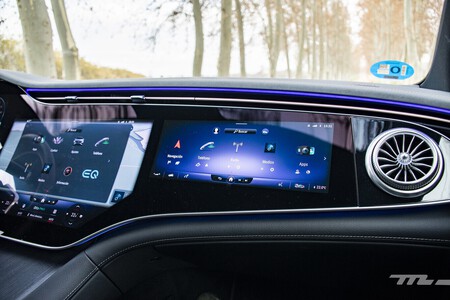 Mercedes Benz Hyperscreen