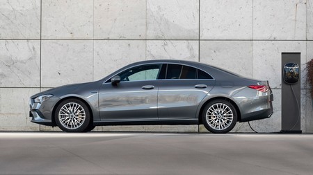 Mercedes Benz Gla Y Cla 250e Plug In Hybrid 3