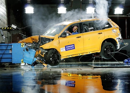 Volvo Xc90 Crash Test