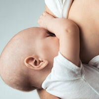 Siete señales de que tu bebé está tomando suficiente leche materna