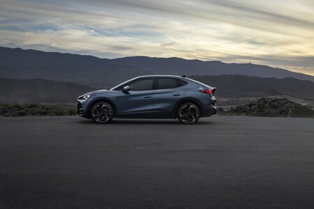 CUPRA Tavascan lateral