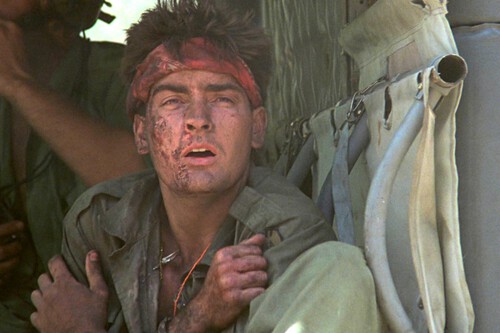 Charlie Sheen Audiciono Dos Veces Para Una Cinta Belica Una Pelicula Donde Casi Muere En Manos Del Ejercito De Filipinas