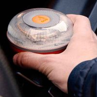 Nada de gastarte 60 euros en una baliza V16, aquí tienes las mejores ofertas del Black Friday desde 32 euros