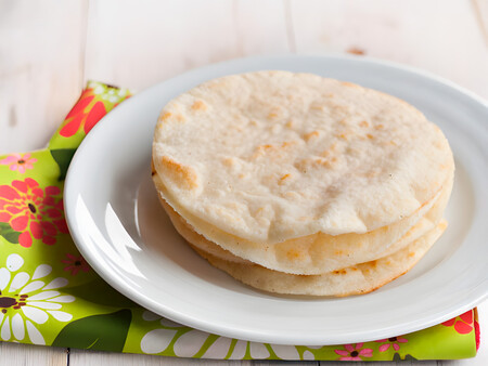 Cómo hacer tortillas de maíz para tacos, receta básica mexicana