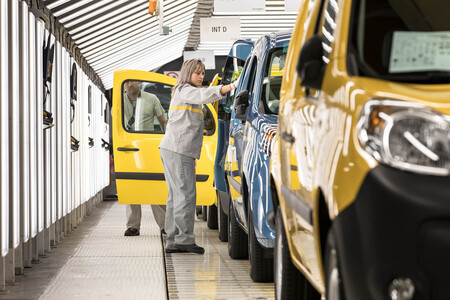 La escasez de microchips amenaza la producción de Renault: este año dejará de fabricar medio millón de vehículos