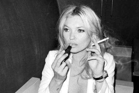 Kate Moss se nos despatarra y posa para Mango... <em>one more time</em>