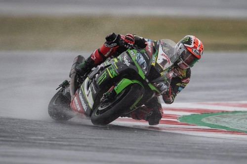 Jonathan Rea se exhibe bajo la lluvia y es el nuevo líder del WSBK tras otra caída de Álvaro Bautista