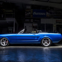 Ford Mustang 1965 Ballistic, así se llama el primer convertible fabricado por los de Ringbrothers