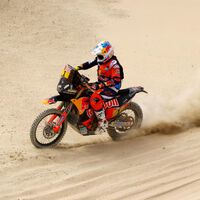 La maldición de Sam Sunderland: el campeón ya está fuera del Dakar, y prolonga la anarquía en las motos 