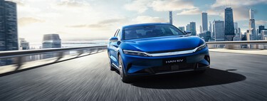 BYD sigue ganando terreno, mientras Tesla desacelera: así va la carrera por ser la marca que más autos eléctricos vende en el mundo