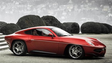 Avistado Disco Volante, va de rojo y tiene 450 cv 