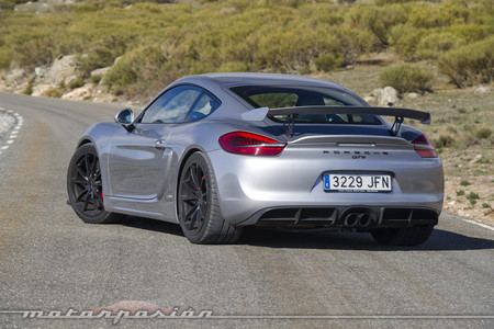 Cayman GT4