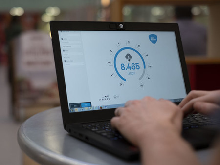 ¿Piensas que tu conexión de fibra óptica va rápida? En Reino unido ya prueban velocidades de 8 Gbps
