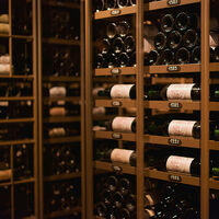 Dos décadas sellado: el ensayo químico más largo del mundo cabe en una botella