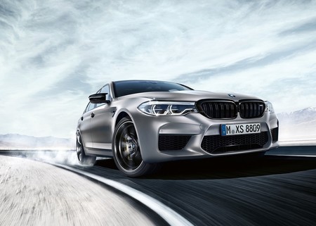 BMW M5 Competition: El balance perfecto entre lujo y deportividad al límite.