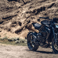 No hay trinchera que se le resista a esta MV Agusta Guerrilla Tre obra de Rough Crafts