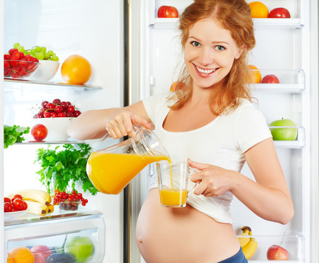 Revisa tus hábitos nutricionales (y también los del padre), si quieres quedarte embarazada