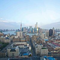 China quiere ganar la carrera de la IA a toda costa. Lo llamativo cómo lo está haciendo: creando otra carrera entre sus ciudades