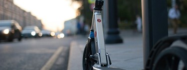 Desde hoy, la DGT te obliga a registrar y asegurar tu patinete eléctrico. El problema es que su página web no te lo permite