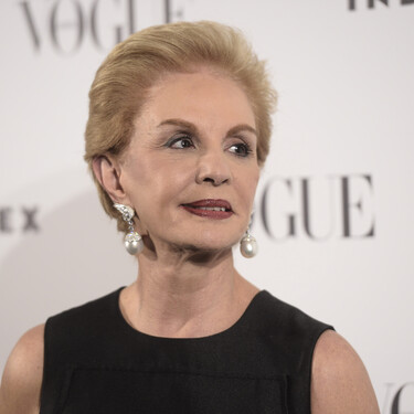 Cinco vestidos cómodos, elegantes y fresquitos para esta primavera/verano que llevaría Carolina Herrera y sientan genial a las mujeres +65