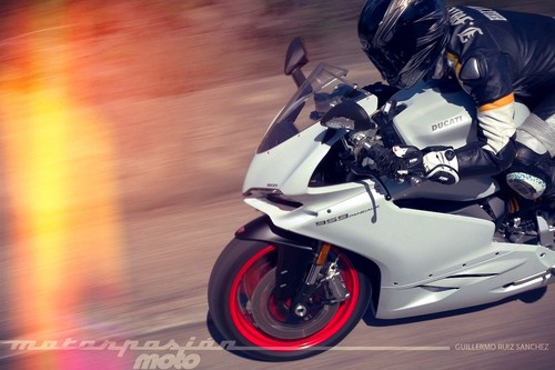 Adrenalina a espuertas con la Ducati 959 Panigale y el doblete de Jonathan Rea