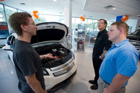 Cambiar el Toyota Prius por el Chevrolet Volt es una tendencia que va consolidándose en Estados Unidos