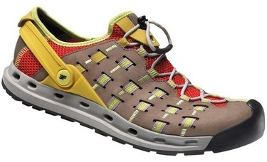 La zapatilla de Salewa que se transforma en una cómoda sandalia