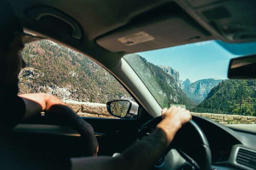 "Tenemos coches inteligentes pero no conductores inteligentes. Mueren de forma estúpida", según uno de los mayores expertos en Seguridad Vial de España