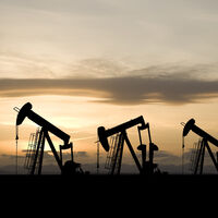 El petróleo seguirá subiendo de precio: los productores siguen en sus trece, ahogando la oferta 