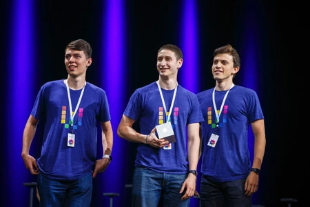 Parte del equipo de Workflow en una WWDC Parte del equipo de Workflow en una WWDC