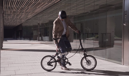 Este kit para convertir tu bicicleta en una ebike cuesta menos de 500 euros y cuenta con una rueda completa con motor incorporado