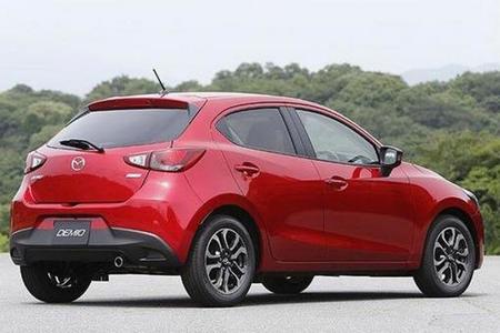 mazda_2_2015_3.jpg