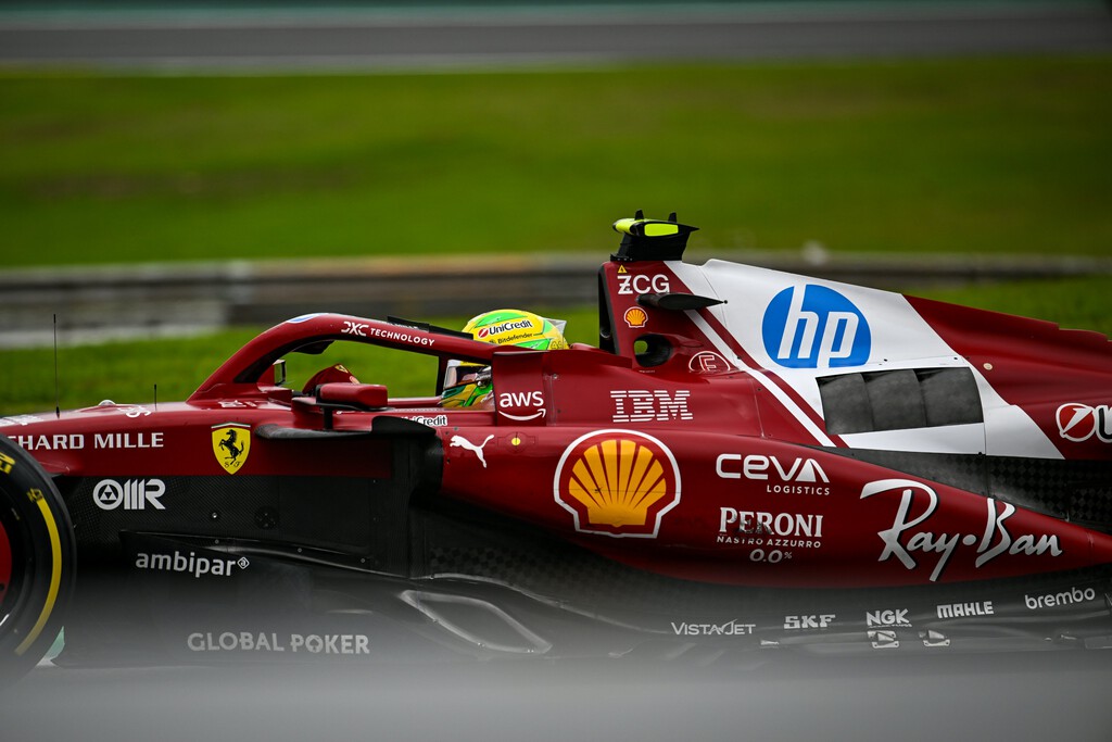 "Necesitamos pilotos que piensen menos en sí mismos". El jefazo de Ferrari empieza a estar muy cansado de Lewis Hamilton 