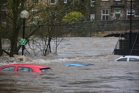 Coches en una inundación