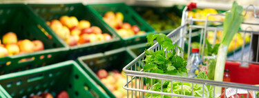 Así puedes ahorrar en el supermercado con la lista de compra a la inversa (y aprovecharla para comer más sano)