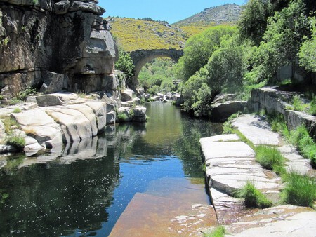 Viajes Escapadas Turismo Espana Destinos Sin Turistas Campo Rio Fresco Alba Carrillo