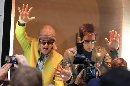 Flash Mob de Ben Stiller y Owen Wilson en el escaparate del flagship de Valentino en Roma