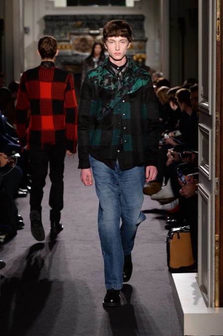 Valentino busca ese hombre aventurero con estilo en el próximo Otoño-Invierno
