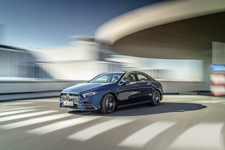 El Mercedes-AMG A 35 Sedán ya tiene precio en México: el acceso a los sedanes firmados por AMG