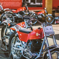 Montesa fue la marca favorita de los moteros españoles durante décadas. Ahora pertenece a Honda, pero siguen haciendo motos chulísimas 