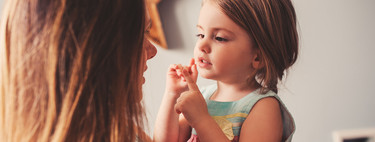 11 piropos que decirle a tu hija muchas veces, además de guapa