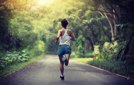 Lo que hay que saber para evitar problemas digestivos al salir a correr