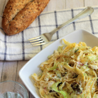 Fetuccini con calabacines y tomates secos. Receta de pasta