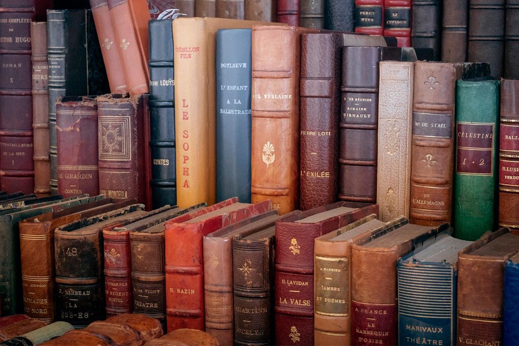 Doce libros imprescindibles que el equipo de Xataka recomienda para leer y regalar este Día del libro  