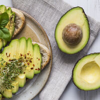 Desde que como medio aguacate el día tengo más energía sin engordar. Todos los beneficios de este superalimento y cómo incluirlo en tu dieta