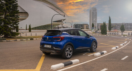 Renault Captur E-TECH 2021
