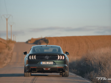 Ford Mustang Bullitt trasera
