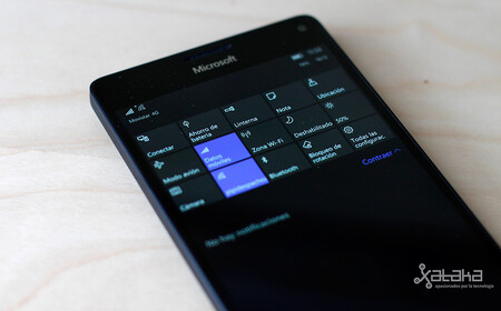 El Lumia 950 XL apenas sirve como móvil, pero lo han usado para desarrollar una de las mejores apps de Windows 10 y 11
