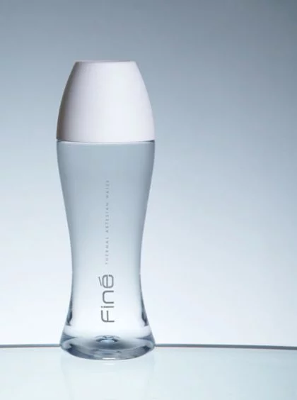 Finé pet, agua mineral de la profundidad de un volcán de Japón